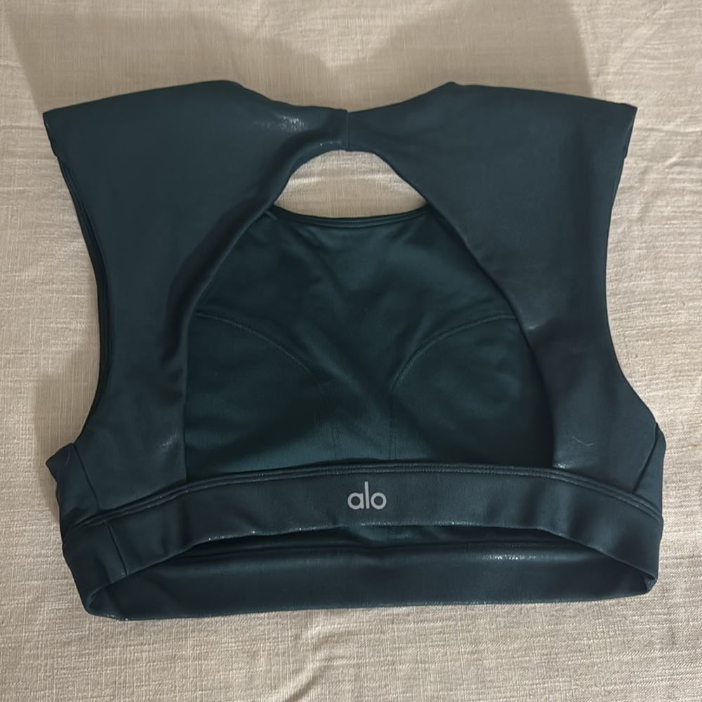 Alo top size small - Picture 2 of 3